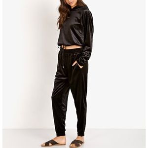 NWT Onzie Velour Joggers Onzie size ML